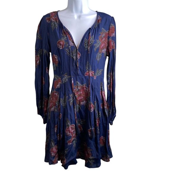 ASTR Women's Blue Floral Print Mini Dress Est. Size S Dark Boho Whimsigoth - Picture 1 of 11